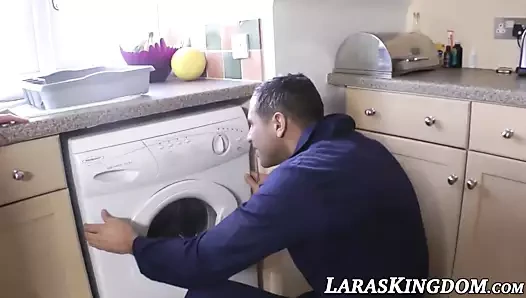 Milf hottie içinde yüksek topuklu atlama üzerinde horoz cowgirl stil