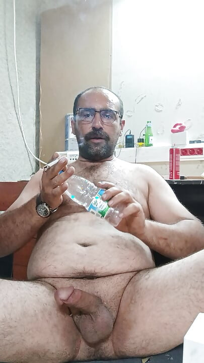 Daha önce hiç böyle bir erkeksi ayı görmedin