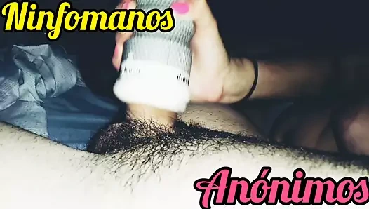 Kuzeni ona silikon vajinayla masturbasyon yaparken inliyor