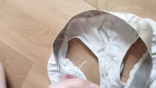 Cum içinde iç çamaşırı