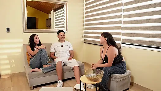 Kocamın En İyi Arkadaşıyla Seks Ederken Kız Arkadaşı Cuckold ile Telefonla Konuşuyor