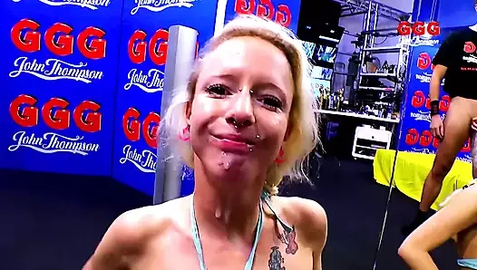 Ggg John Thompson, bukkake en iyi grup seks, sakso ve sikiş