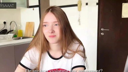 Üvey kız kardeş satrançta kayboldu ve amına iki kez boşalıyor