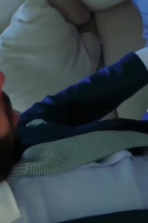 Menatplay takım elbiseli latin hector de silva anal sikişiyor axel max