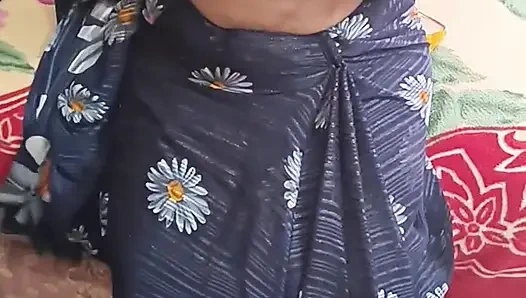 Güzel Telugu öğretmen sari amcık sesiyle ateşli romantizm