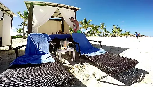 Ateşli Tatil Hatunları Vahşi açık Havada Çifte Sikişiyor