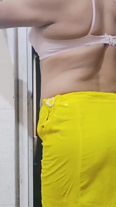 Salwar'da seksi kalçalı travesti | Klip 1