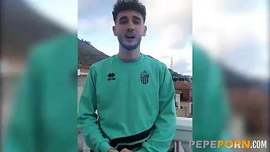 Şaşırtıcı sert seven malafalda azgın ve istekli bir çaylakla dalga geçiyor ve sikişiyor