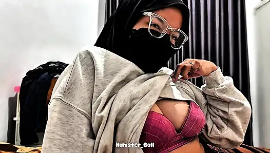 My Big Cock Inspected by an 18+ Hijab, Who Was Handling a Cock for the First Time