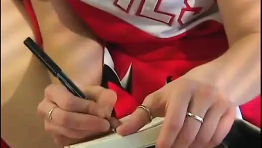 Ateşli amigo kız mutfakta yarak emiyor