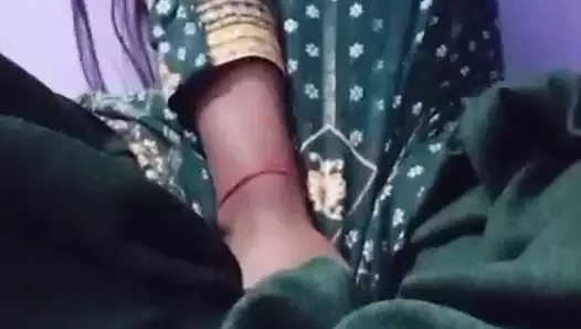 Büyük amcık sert mastürbasyon yapıyor ve inliyor