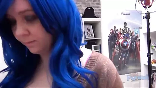 Busty saskia özensiz bir oral seks verir