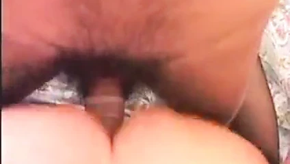 Rock yıldızı ninenin amını sikiyor! f70