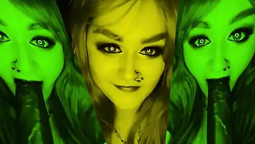 Profesyonel bir tanrıça lana gibi yarakları memnun etmeyi öğrenin