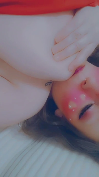 Sadece kendini emmeyi seven bir kız