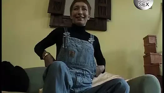 Deutsche Reife Passantin zieht sich live vor der Kamera aus