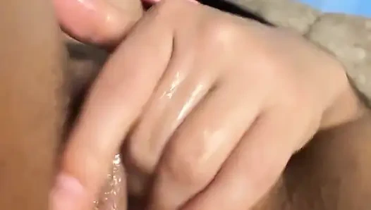 Büyük göğüsler pembe-latin sıkı ve devasa vajinasını sıçratıyor