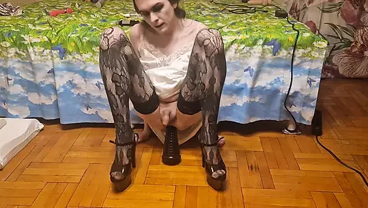 Travesti büyük seks oyuncağı dildo anal yumruk sokma