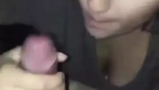 Sevimli kız yarak emiyor