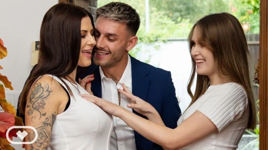 Vahşi bir geceden sonra ateşli üçlü seks