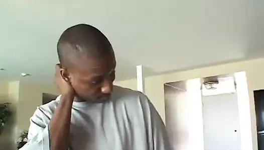 Azgın genç kız sıkı göt deliğini siktiriyor