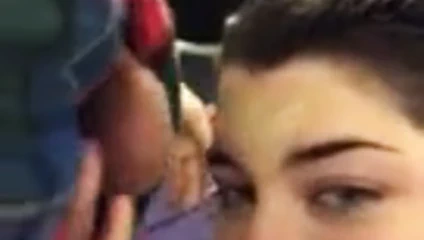 Makyaj uygulamak için topları kullanma