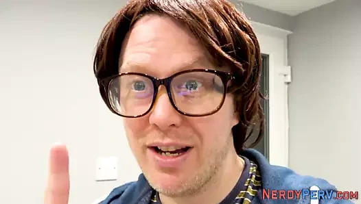 Leeds nerds almak emdi tarafından busty inked brit