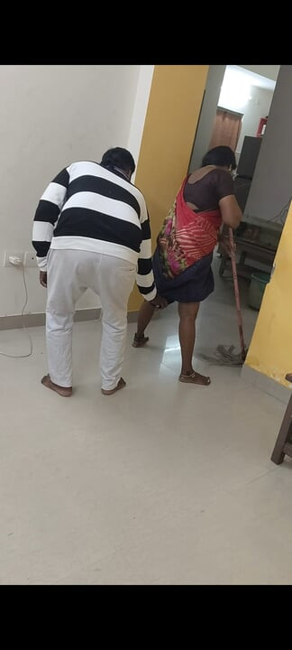 Arkadaşım Tamil hizmetçiyi seks için kandırmama yardım etti bölüm 1