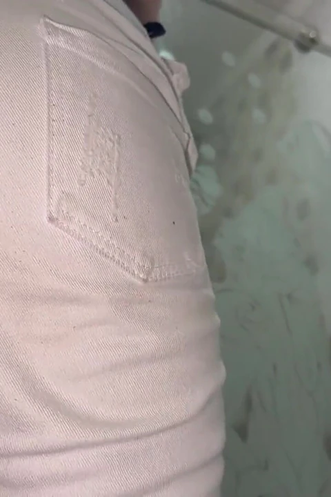 Beyaz ve ıslak