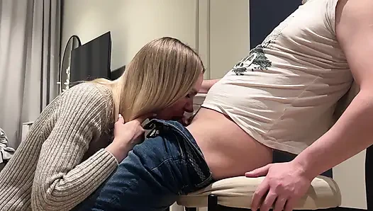 Olgun orta yaşlı seksi kadın damadını baştan çıkarıyor