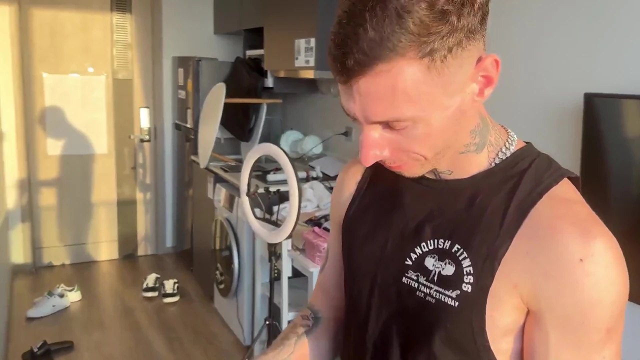Pick up at the Gym Leads to Flip Fucking