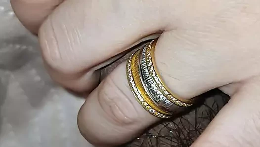 Üvey oğul üvey annesine ona elle muamele çektiriyor