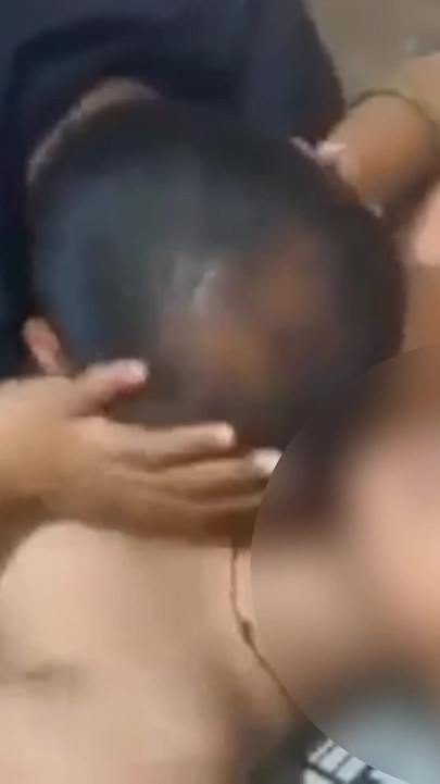 Hintli kızla desi tarzında hızlı seks