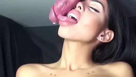 Şişmiş bir horoz üzerinde inanılmaz iş