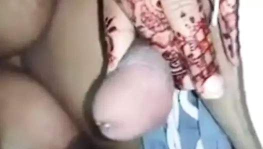 Büyük memeli yeni eşi handjob