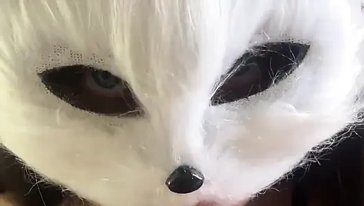 Bugün süt isteyen yaramaz bir kedi yavrusuyum