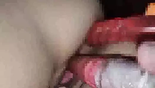 Mastürbasyona yardım ediyor