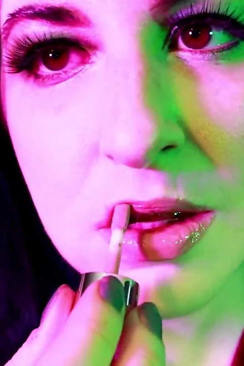 100 Lipglos Katmanı Asmr