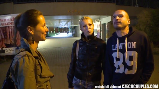 Güzel Çek çifti gf değişimi için para alır