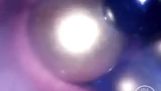 zinciri deliğinin derinliklerinde kayboluyor