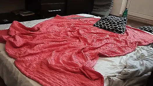 Amatör çift yatak odasında çılgın seks