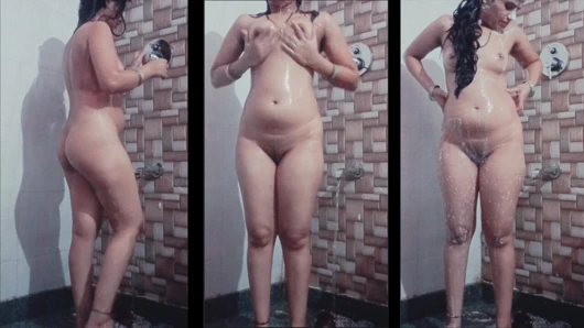 Latika duş alıyor tam çıplak horney seksi vücut