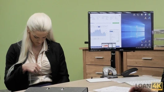 VIP4k. özel döküm sarışın tarafından geçti ve o kredi alır