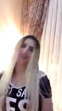 Sıcak azeri sexwife yabancı erkekleri (bakü) nasıl çekeceğini biliyor