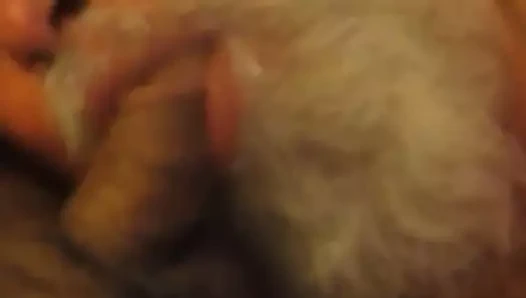 Başçavuş akıyor geliyor.