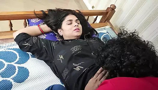 Gömlek çıkarma, sadece iç çamaşırı, göt yalama ve göğüs öpme, Vaishnavy ve Sharun Raj'ın ateşli romantizmi