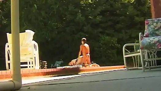 Poolside Leidenschaft