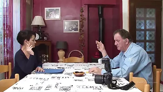 Yaşlı çift genç bir çift için seks düzenliyor