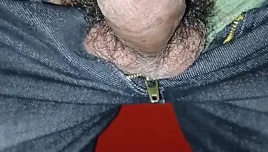 Öğrencinin yanaklarına sırıtarak fışkırtıyor amatör