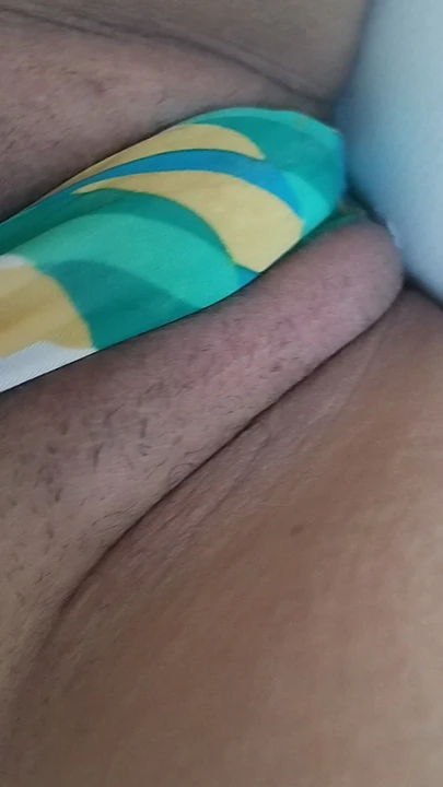 Очень влажная в моих грязных трусиках в пятницу утром я ухаживала за водянистой куклой